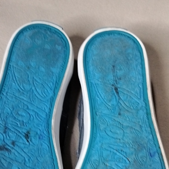 Blowfish Women's Casual Gray Slip-On Sneakers - Picture 8 of 10